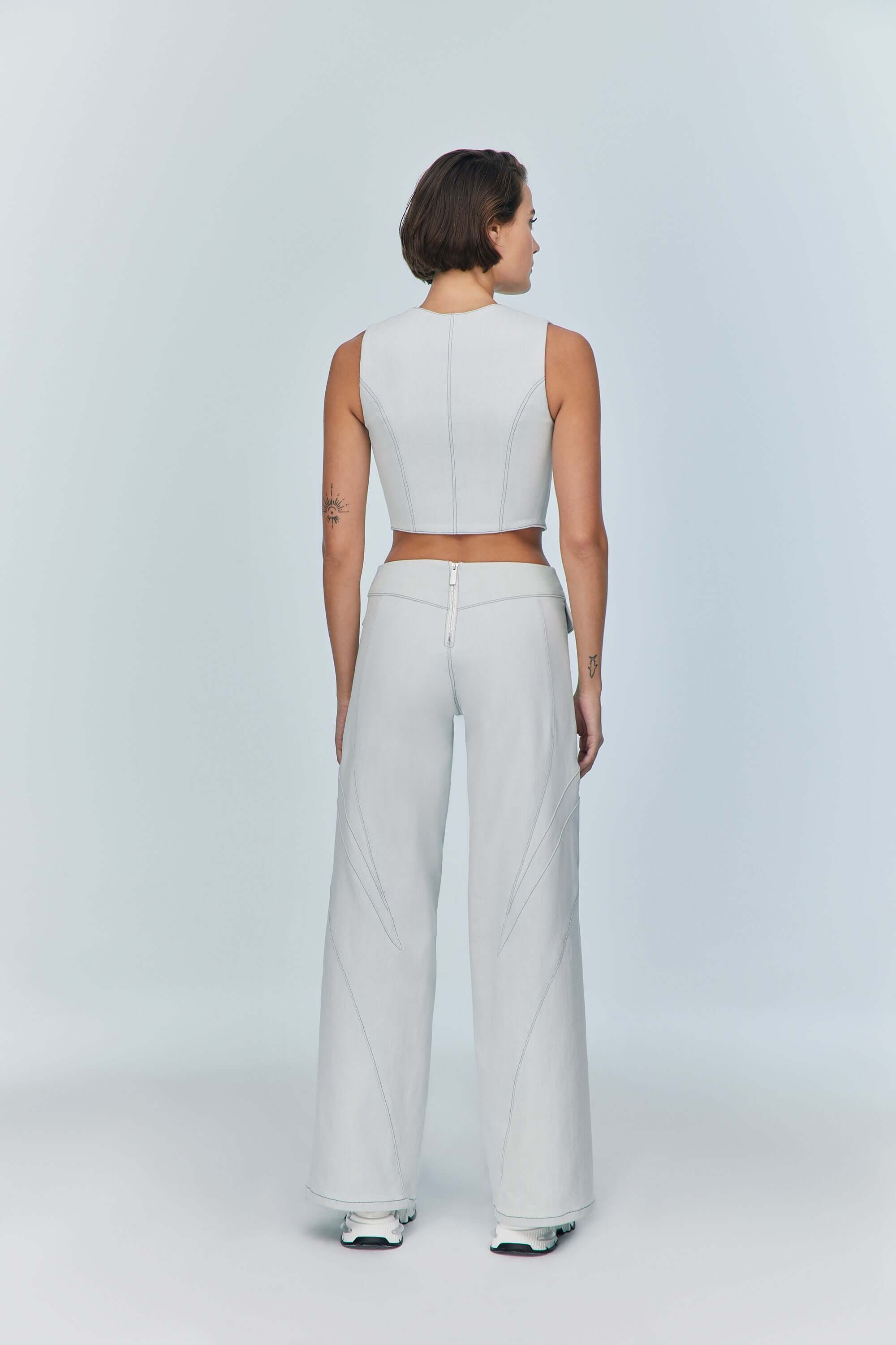 ELEVATE - JENDUE Myla Denim Top - Light Blue Cut-Out Vest